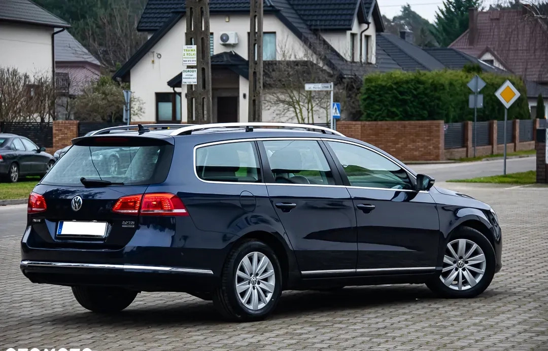 Volkswagen Passat cena 37900 przebieg: 249000, rok produkcji 2014 z Legnica małe 781